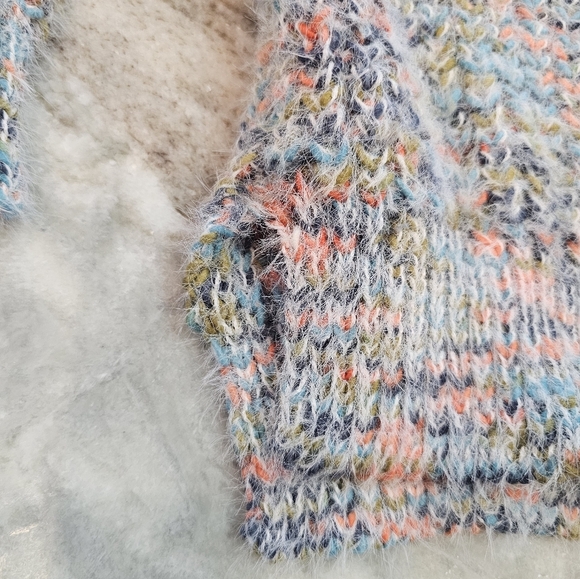 RD Style Fuzzy Multicolor Sweater Size Small Eyelash Knit Cozy Pullover - Picture 8 of 9